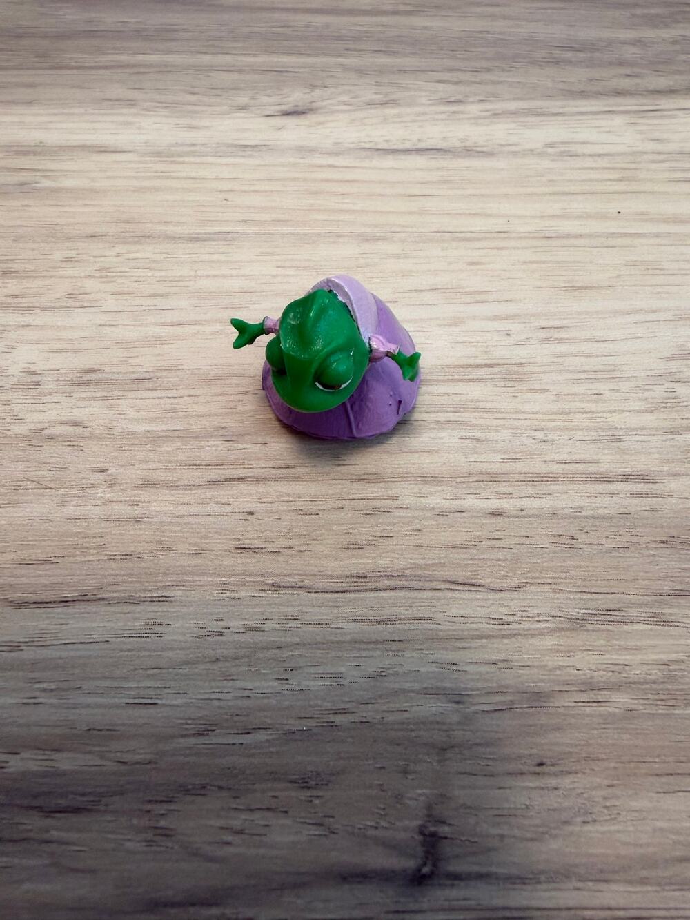 Pascal the Chameleon In Rapunzel Dress Figure Toy Disney Tangled Movie Miniature
